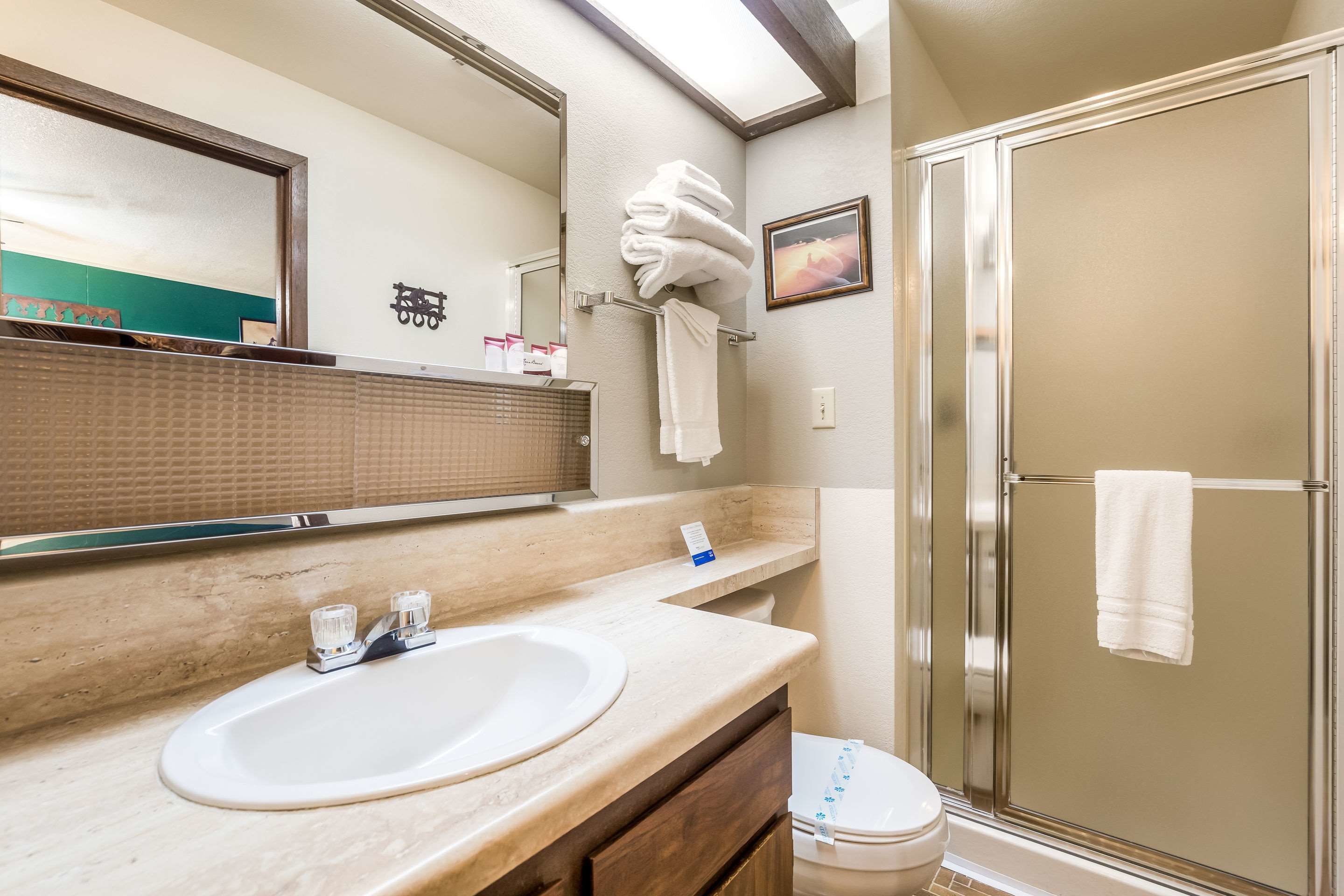 Standard Room, 2 Double Beds, Non Smoking | Bathroom