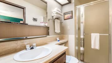 Standard Room, 2 Double Beds, Non Smoking | Bathroom