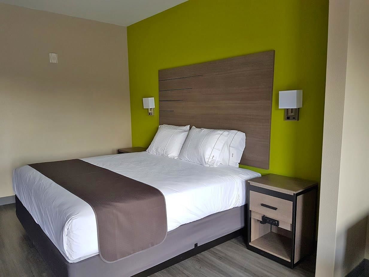 free wifi, bed sheets, wheelchair access