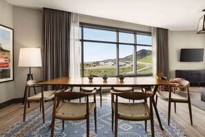 Suite, 1 King Bed, Non Smoking (Origin) | In-room safe, desk, blackout drapes, rollaway beds