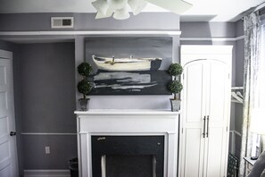 Estúdio conforto, 1 cama Queen (32 A) | Ferros/tábuas de passar roupa, berço de viagem, Wi-Fi de cortesia