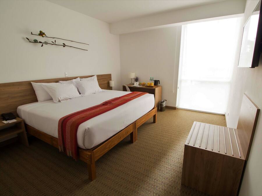In-room safe, desk, soundproofing, iron/ironing board (on request)