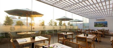 Desayuno buffet incluido todos los días