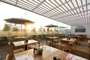 Desayuno buffet incluido todos los días 