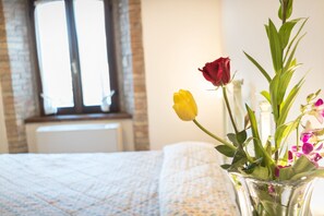 Desk, blackout curtains, soundproofing, cots/infant beds - Agriturismo Il Giardino dei Ciliegi (Assisi)