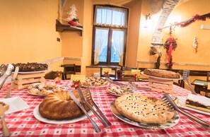 Daily buffet breakfast for a fee - Agriturismo Il Giardino dei Ciliegi (Assisi)