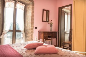 Desk, blackout curtains, soundproofing, cots/infant beds - Agriturismo Il Giardino dei Ciliegi (Assisi)