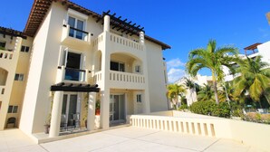 Unclassified image, 3 of 44, button - Luna Maya Beautiful 2BR Beach Condo (Playa del Carmen)