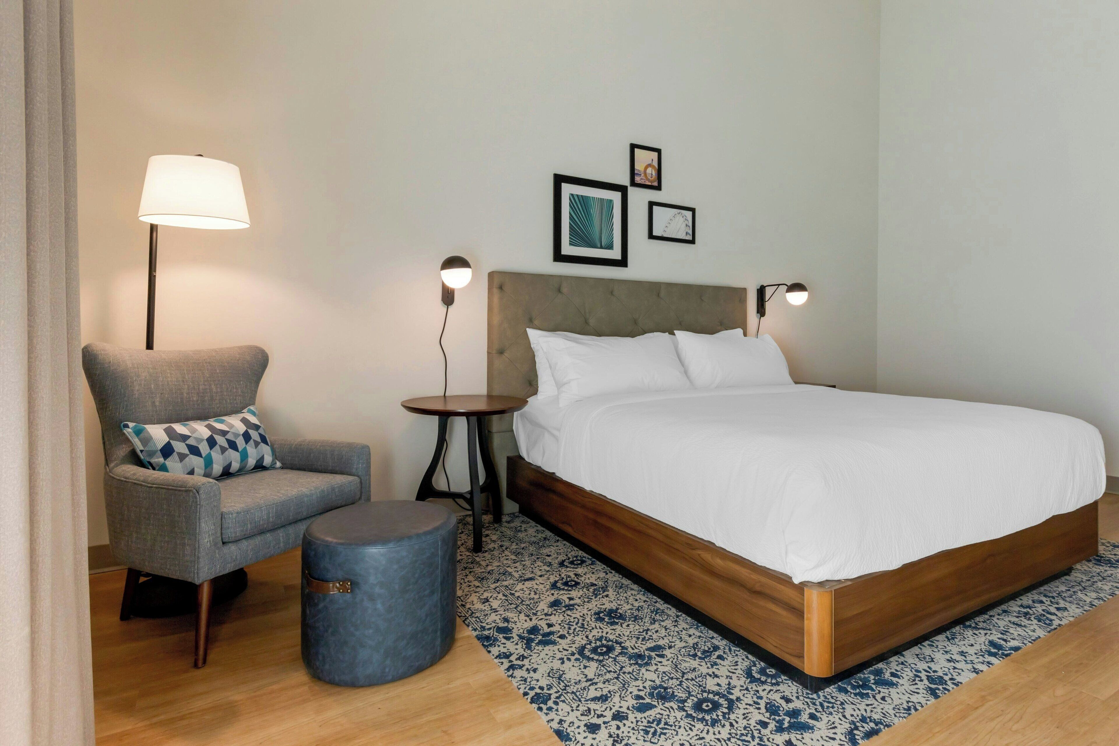 Deluxe Room, 1 King Bed, River View | In-room safe, desk, laptop workspace, blackout drapes