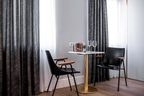 Deluxe Suite, 1 Queen Bed with Sofa bed, Sea View | Premium bedding, down comforters, minibar, in-room safe - La Loggia Diffused Hotel (Labin)