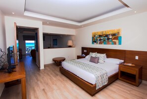 Master Suite Ocean View | 浴室設施 | 淋浴設備、免費盥洗用品、毛巾