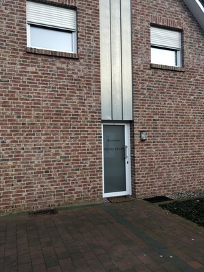 Luxury Condo, 3 Bedrooms, Non Smoking, Kitchen | Property entrance - Ferienpark Thüle (Friesoythe)