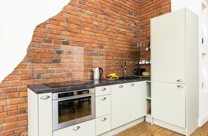 Premium Suite, 1 King Bed with Sofa bed, Balcony | Private kitchenette - Otium Jewish Quarter Miodowa (Kraków)