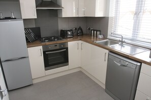 City Apartment, 2 Bedrooms | Private kitchen - Sheppards Yard (Hemel Hempstead)