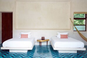 Ferros/tábuas de passar roupa, Wi-Fi de cortesia, roupa de cama