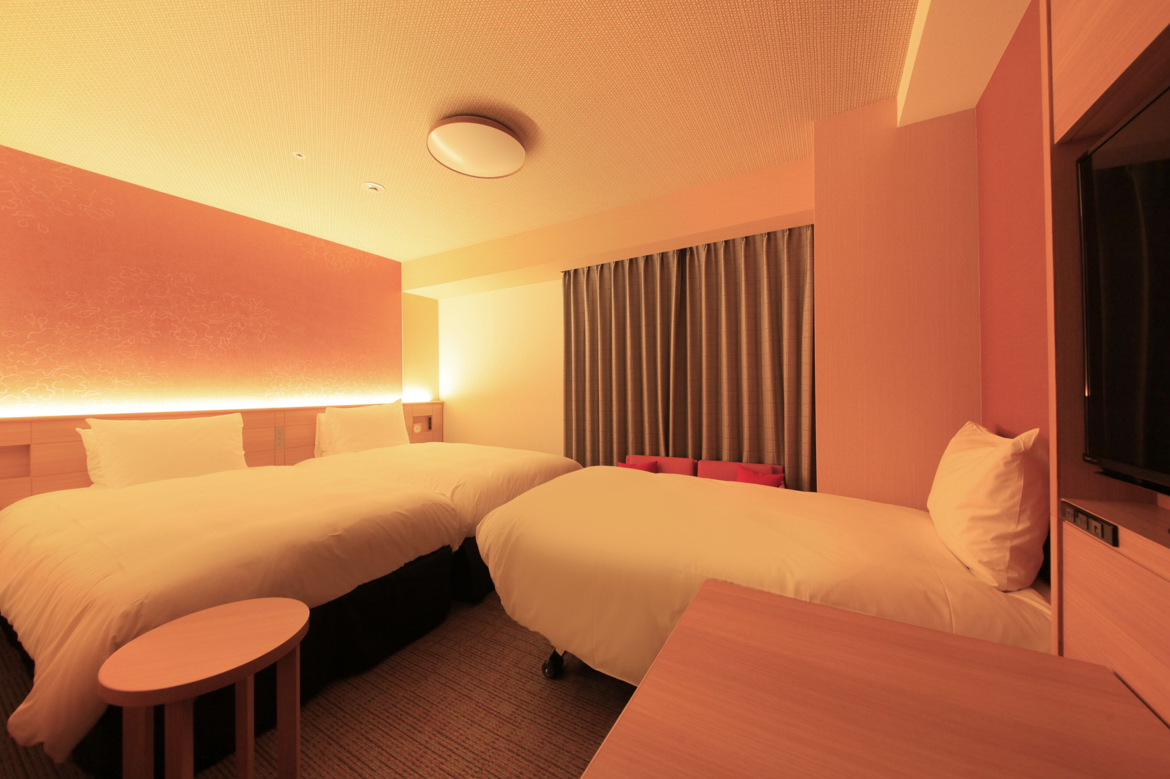 twin room with extra bed, smoking | 1 bedroom, blackout curtains, soundproofing, iron/ironing board