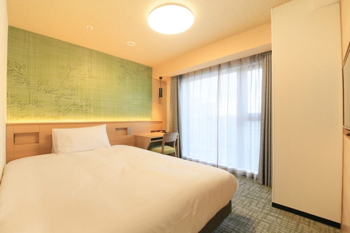 Blackout drapes, soundproofing, iron/ironing board, free WiFi