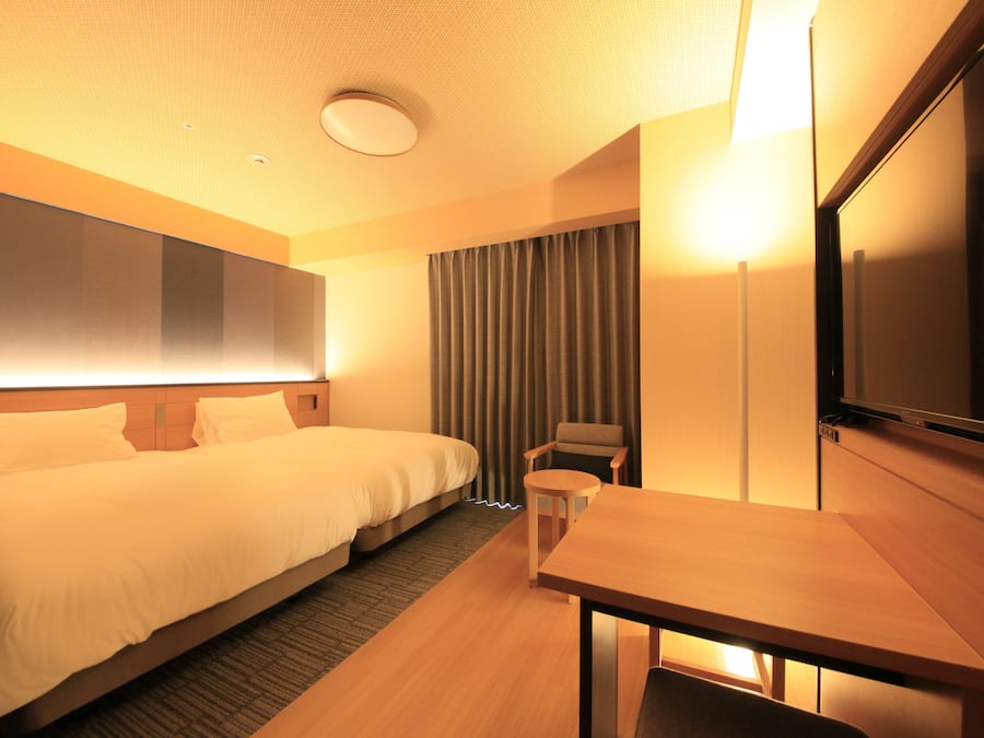 Kahden hengen huone (kaksi sänkyä), tupakointi sallittu | Pimennysverhot, äänieristys, silitysrauta/-lauta, ilmainen Wi-Fi