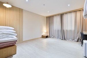 Family Ondol | Escritorio, sistema de insonorización, wifi gratis y ropa de cama