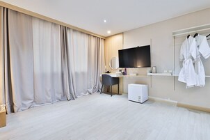 Family Ondol | Escritorio, sistema de insonorización, wifi gratis y ropa de cama