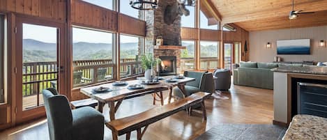 Smart TV, fireplace
