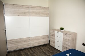 3 camere, ferro/asse da stiro, accesso a Internet, lenzuola