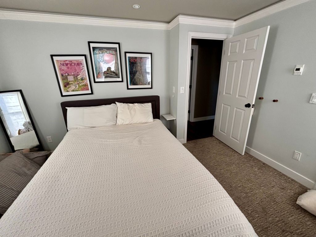 3 bedrooms, iron/ironing board, Internet, bed sheets