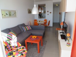 Apartment rental having luxurious living room near La Manga beach