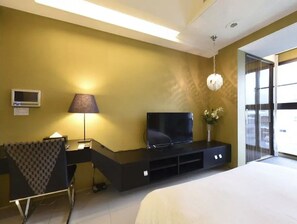 1 bedroom, desk, laptop workspace, blackout drapes