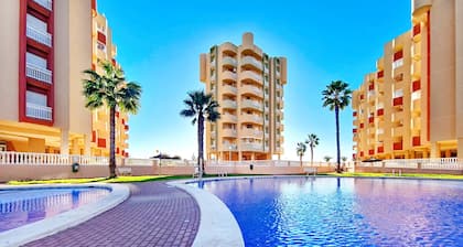 6th floor apartment ideal for families, free wifi, balcony, sea views
