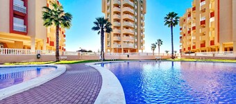 6th floor apartment ideal for families, free wifi, balcony, sea views
