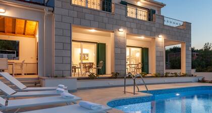 Familienvilla Makarac mit privatem Pool in der Nähe des Meeres, Insel Brac