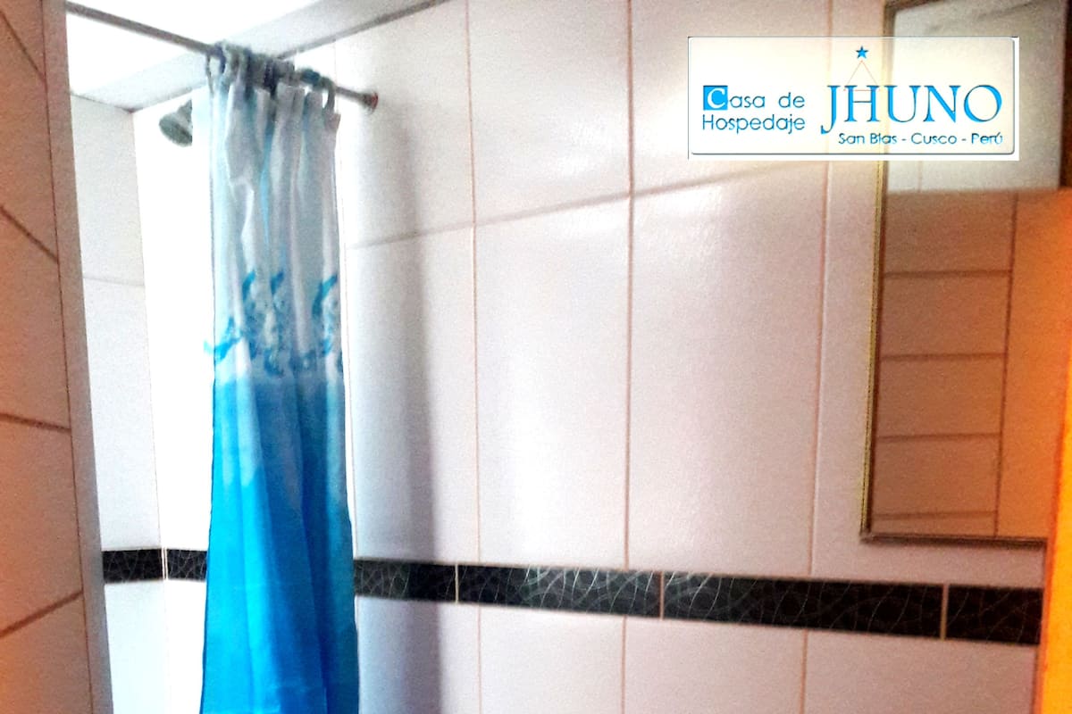 Shower, free toiletries, towels