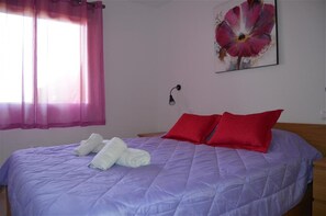 1 chambre, fer et planche à repasser, Wi-Fi gratuit, draps fournis