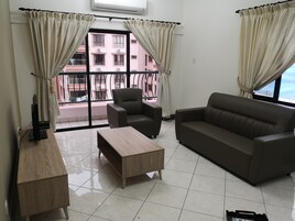 3 habitaciones, escritorio, tabla de planchar con plancha y wifi gratis 