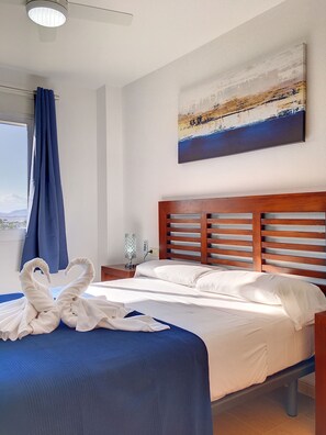 2 chambres, fer et planche à repasser, Wi-Fi gratuit, draps fournis