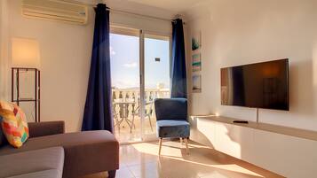 Een televisie en een dvd-speler