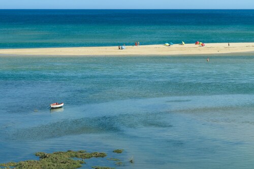 Apartment with two bedrooms, terrace, communal pool and near the beach