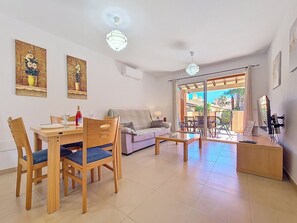 TV, DVD player - Bungalow with patio and private roof terrace, pool views (Mar de Cristal)