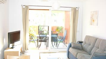 Een televisie en een dvd-speler