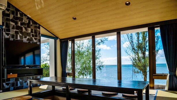 Villa – deluxe, kjøkken, havutsikt (Special Room) | Oppholdsrom | LCD-TV