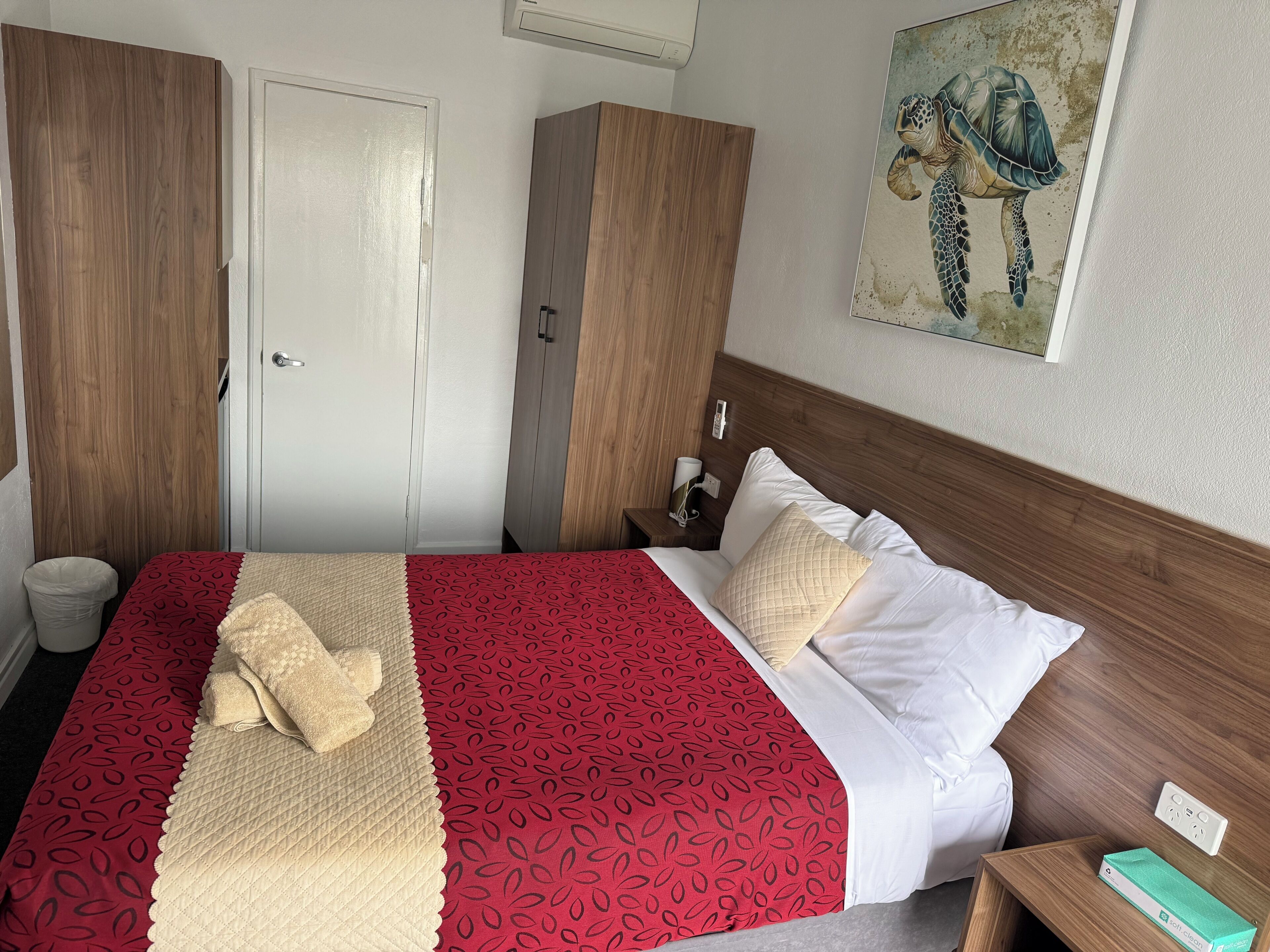Double Room, 1 Double Bed (Upper Floor, Limited Parking) | Free WiFi, bed sheets