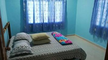4 bedrooms, iron/ironing board, free WiFi