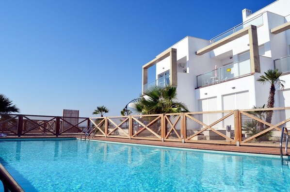 Pool - Ground floor apartment, patio, free wifi, sea view, BBQ (La Manga del Mar Menor)