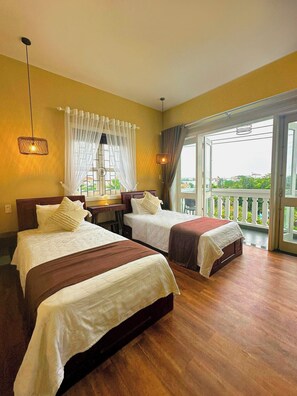 Deluxe Twin Room, Balcony, City View | 1 bedroom, minibar, individually furnished, desk