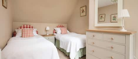 2 chambres, fer et planche à repasser, lit parapluie, Wi-Fi gratuit