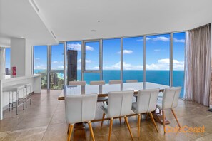 Dining room - Gold Coast Private Apartments (Surfers Paradise)