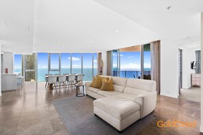 Living area - Gold Coast Private Apartments (Surfers Paradise)