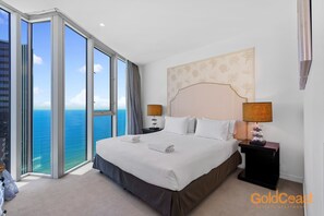 Individually decorated, individually furnished, iron/ironing board - Gold Coast Private Apartments (Surfers Paradise)