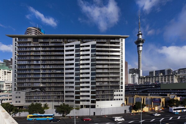 Front of property - Auckland Waterfront Executive Living (Auckland)